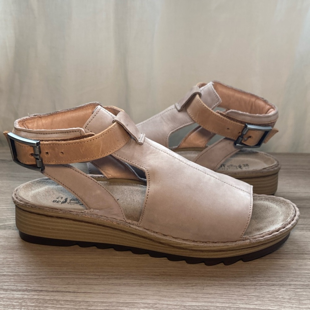 Naot verbena cutout leather sandal tan caramel 38/7,5